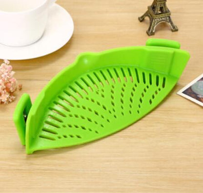 CrustLess Clip-on Strainer